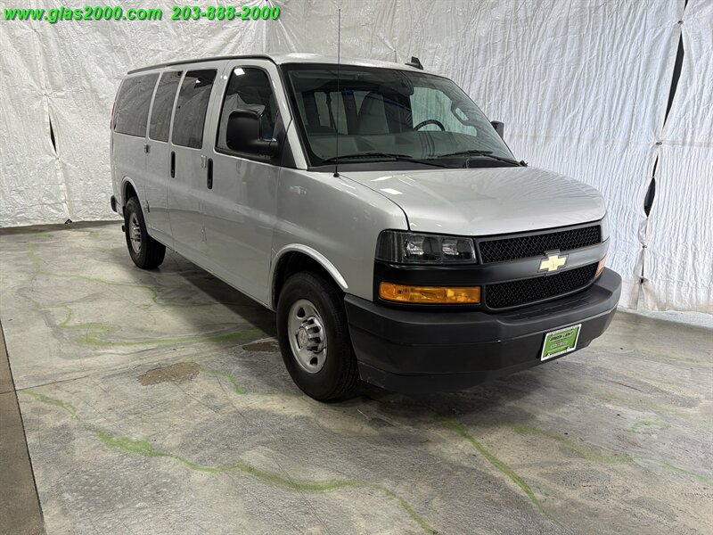 chevrolet express passenger 2020 1GAWGEFG6L1253497 image chevrolet express passenger 2020 1GAWGEFG6L1253497 image